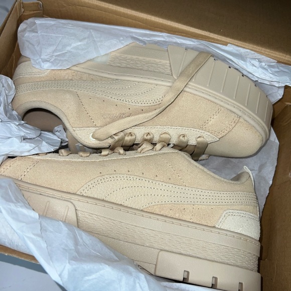 Puma Women’s Mayze Suede Platform Casual Shoes in Light Sand - Picture 6 of 10
